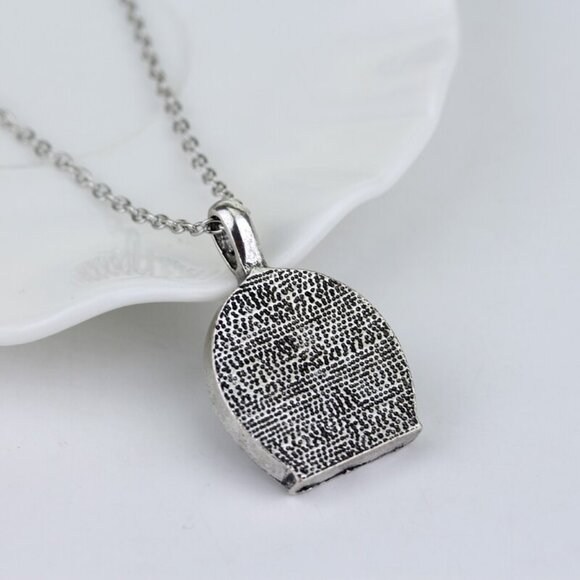 Silver Hobbit Hole, Lord of The‎ Rings Pendant Locket Necklace - Green Door - Picture 4 of 6